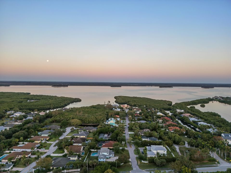 待售: $1,150,000 (3 贝兹, 2 浴室, 2543 平方英尺)