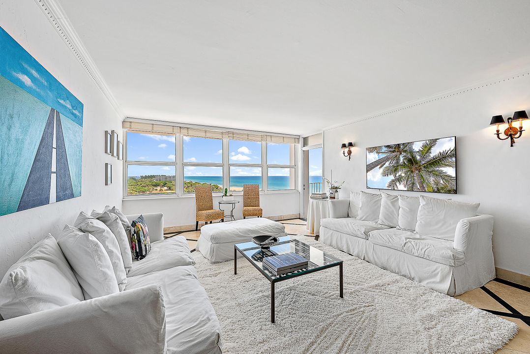 For Sale: $725,000 (1 beds, 1 baths, 1038 Square Feet)