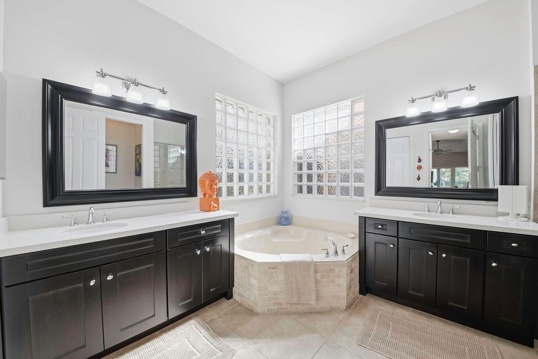 For Sale: $829,000 (4 beds, 3 baths, 2495 Square Feet)