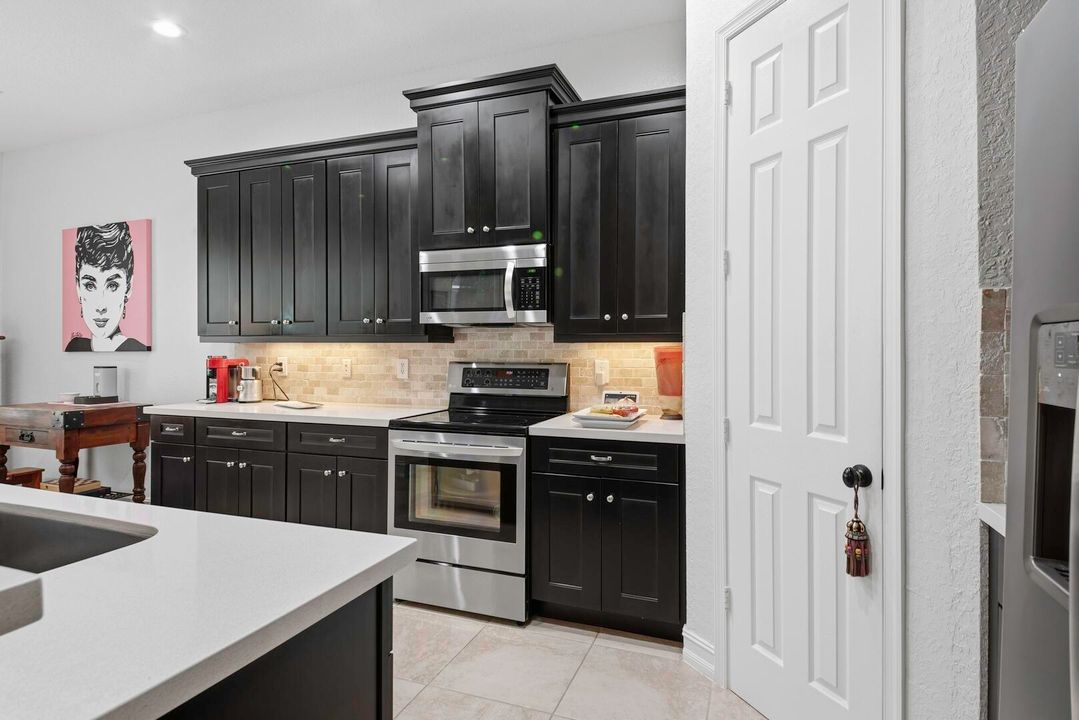 For Sale: $829,000 (4 beds, 3 baths, 2495 Square Feet)