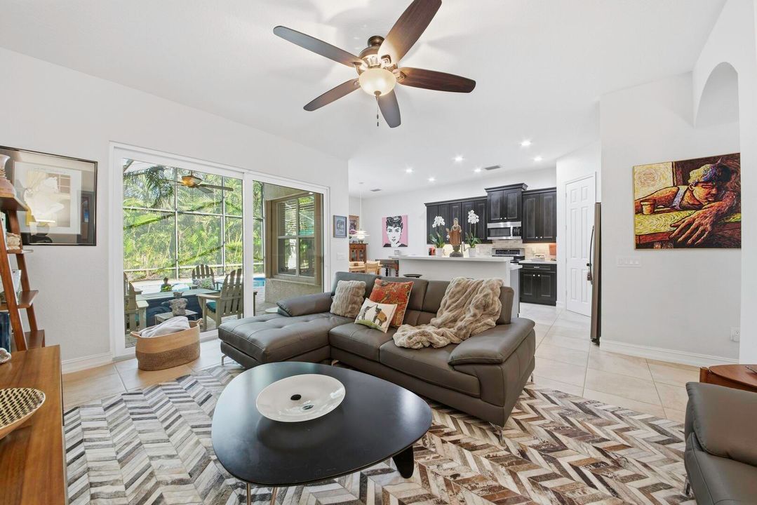 For Sale: $829,000 (4 beds, 3 baths, 2495 Square Feet)