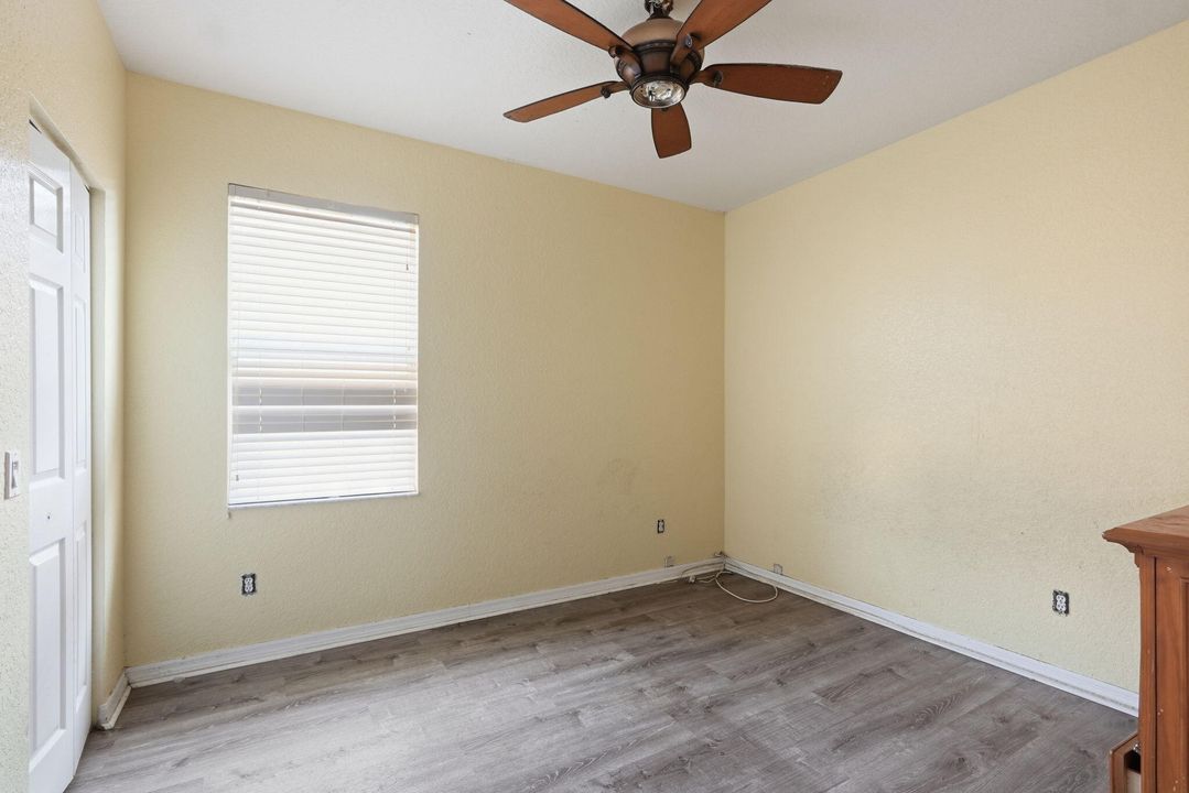 For Sale: $585,000 (6 beds, 4 baths, 3576 Square Feet)