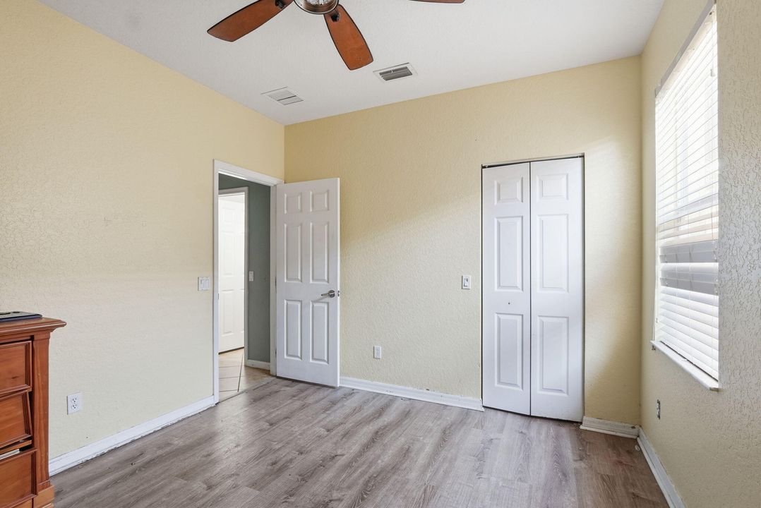 For Sale: $585,000 (6 beds, 4 baths, 3576 Square Feet)