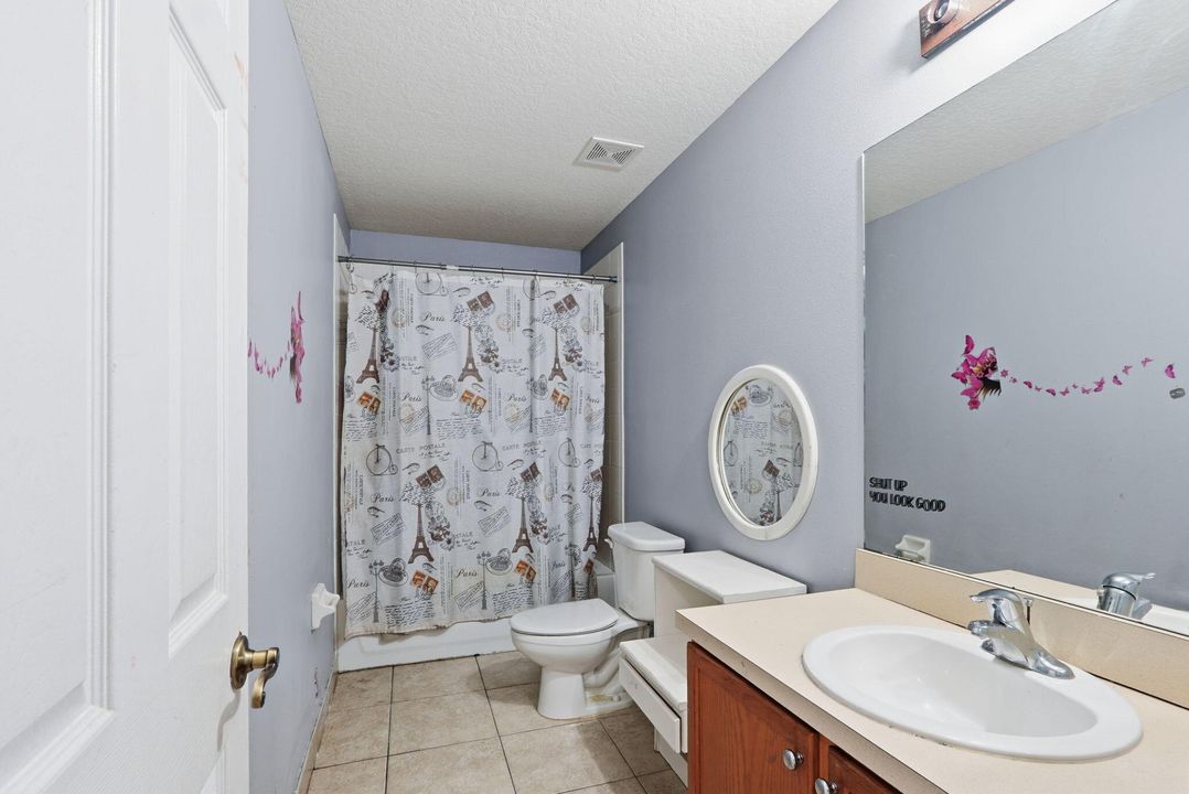 For Sale: $585,000 (6 beds, 4 baths, 3576 Square Feet)