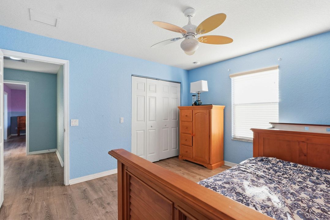 For Sale: $585,000 (6 beds, 4 baths, 3576 Square Feet)