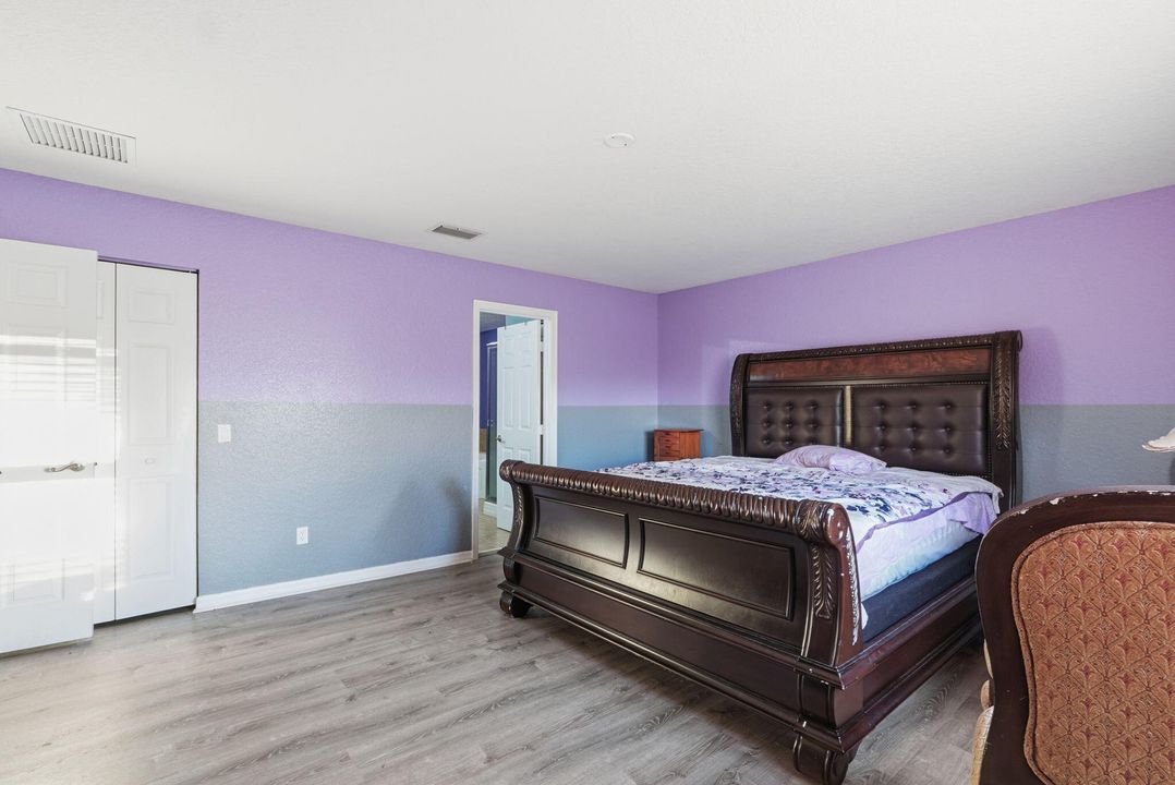 For Sale: $585,000 (6 beds, 4 baths, 3576 Square Feet)