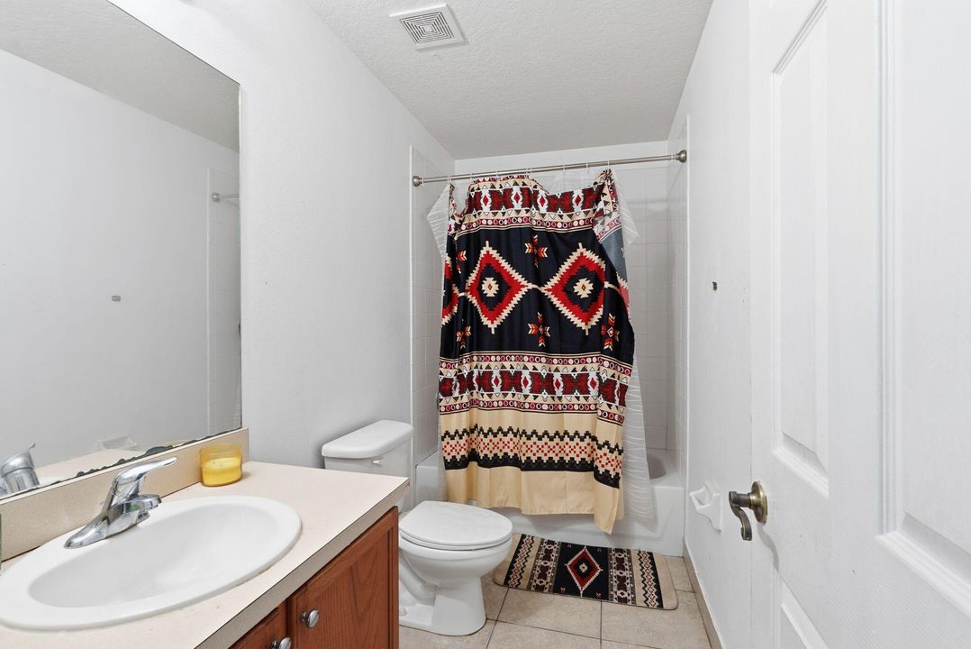 For Sale: $585,000 (6 beds, 4 baths, 3576 Square Feet)