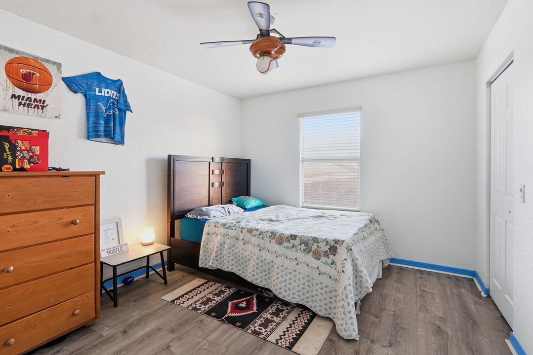 For Sale: $585,000 (6 beds, 4 baths, 3576 Square Feet)