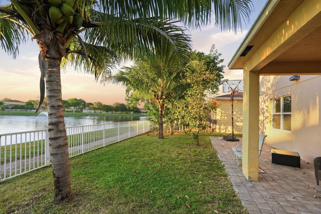 For Sale: $585,000 (6 beds, 4 baths, 3576 Square Feet)