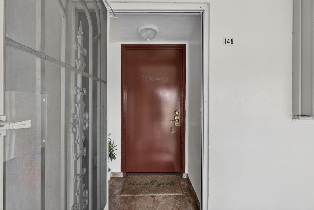 На продажу: $180,000 (2 спален, 2 ванн, 1021 Квадратных фут)