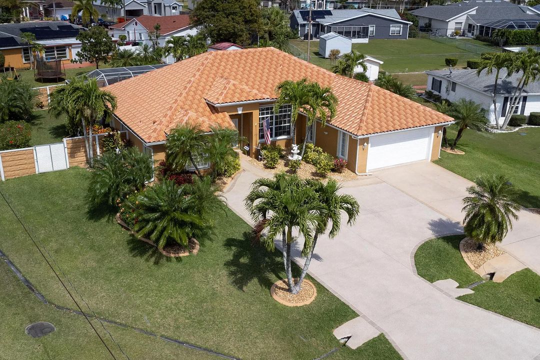 For Sale: $615,000 (4 beds, 2 baths, 2318 Square Feet)