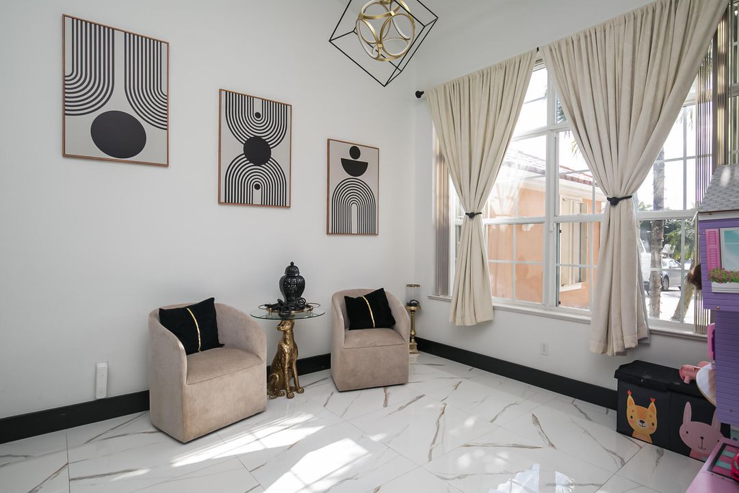 For Sale: $615,000 (4 beds, 2 baths, 2318 Square Feet)