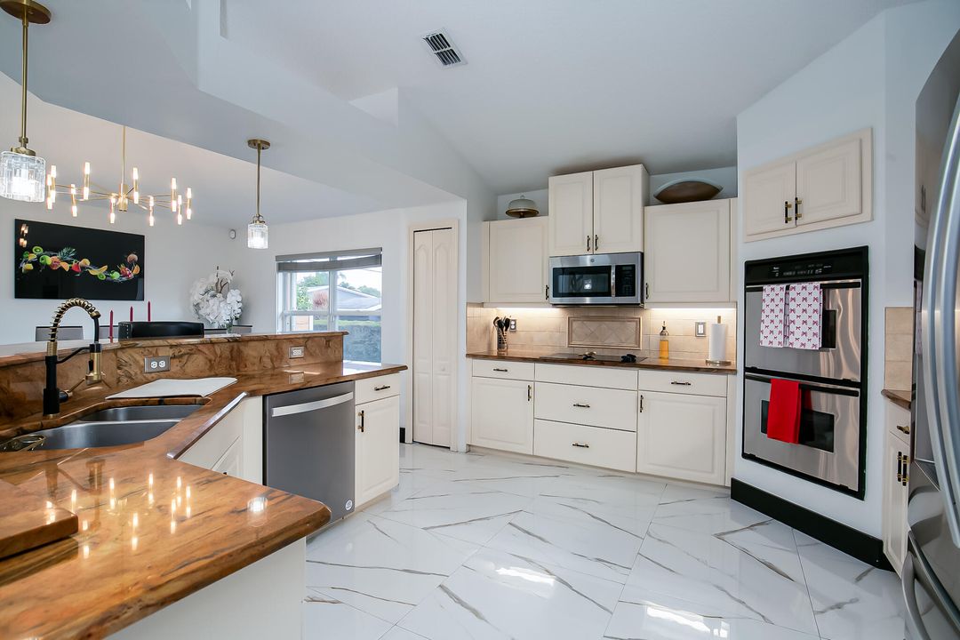 For Sale: $615,000 (4 beds, 2 baths, 2318 Square Feet)