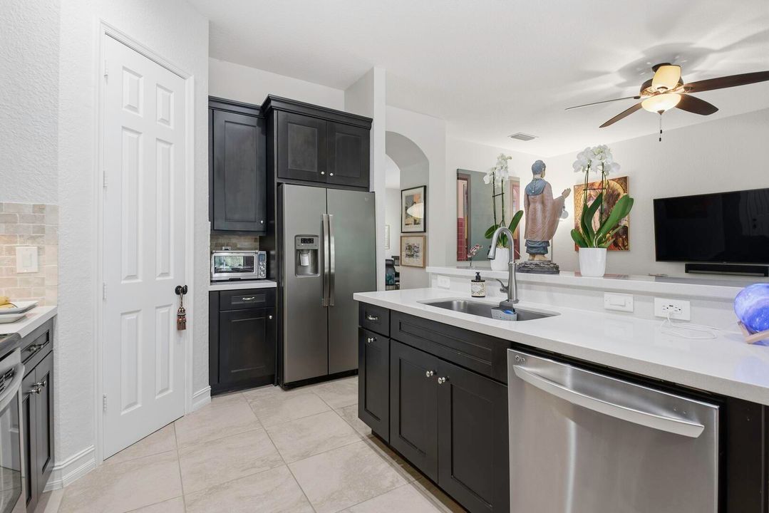 For Sale: $829,000 (4 beds, 3 baths, 2495 Square Feet)