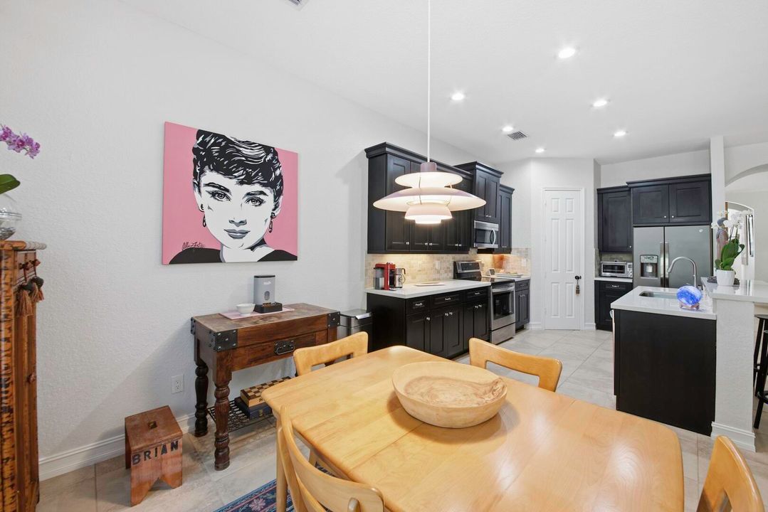 For Sale: $829,000 (4 beds, 3 baths, 2495 Square Feet)