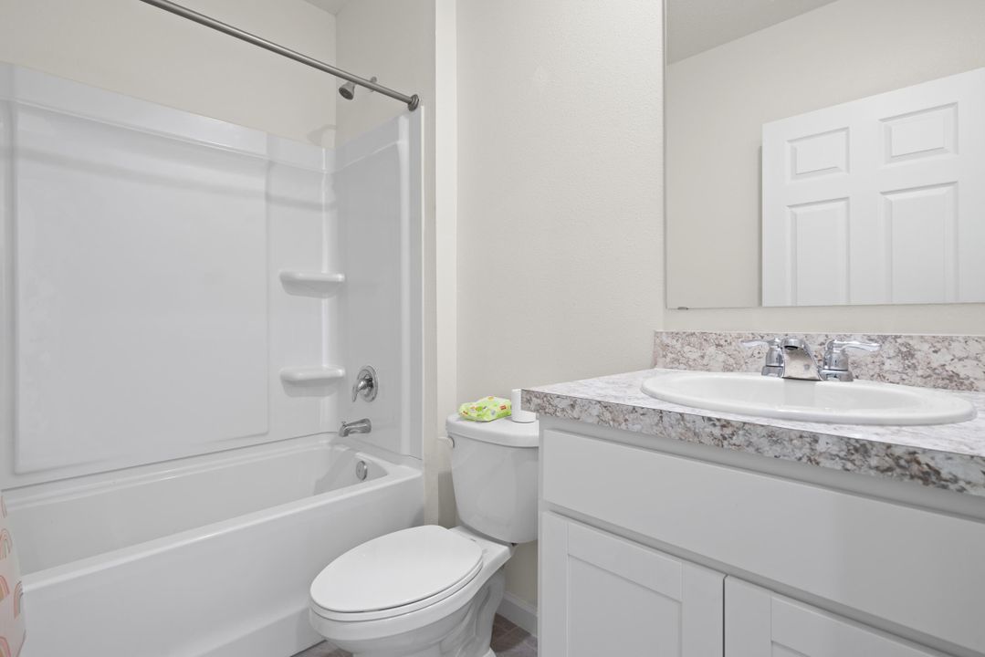 На продажу: $389,000 (3 спален, 2 ванн, 1504 Квадратных фут)