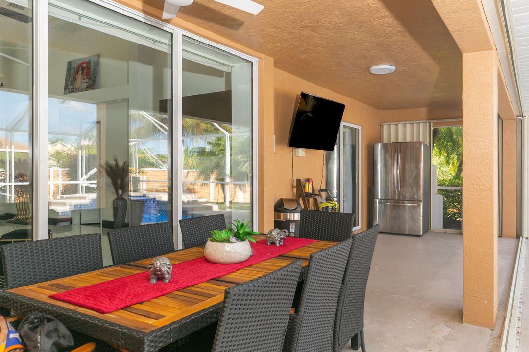 For Sale: $615,000 (4 beds, 2 baths, 2318 Square Feet)