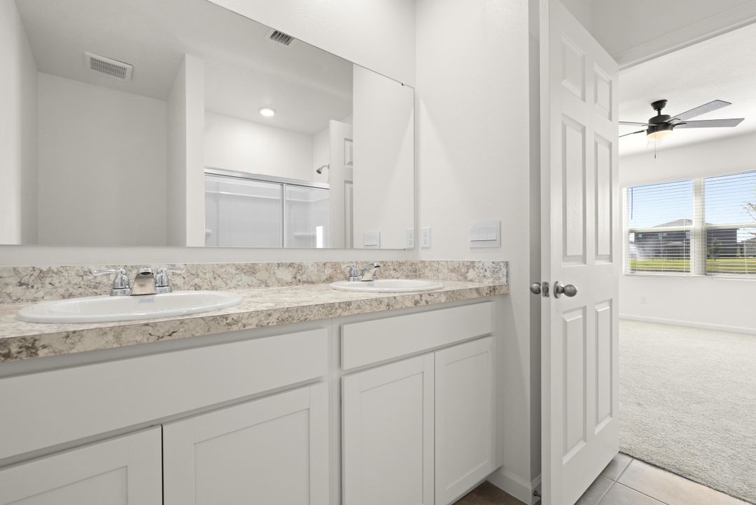 На продажу: $389,000 (3 спален, 2 ванн, 1504 Квадратных фут)