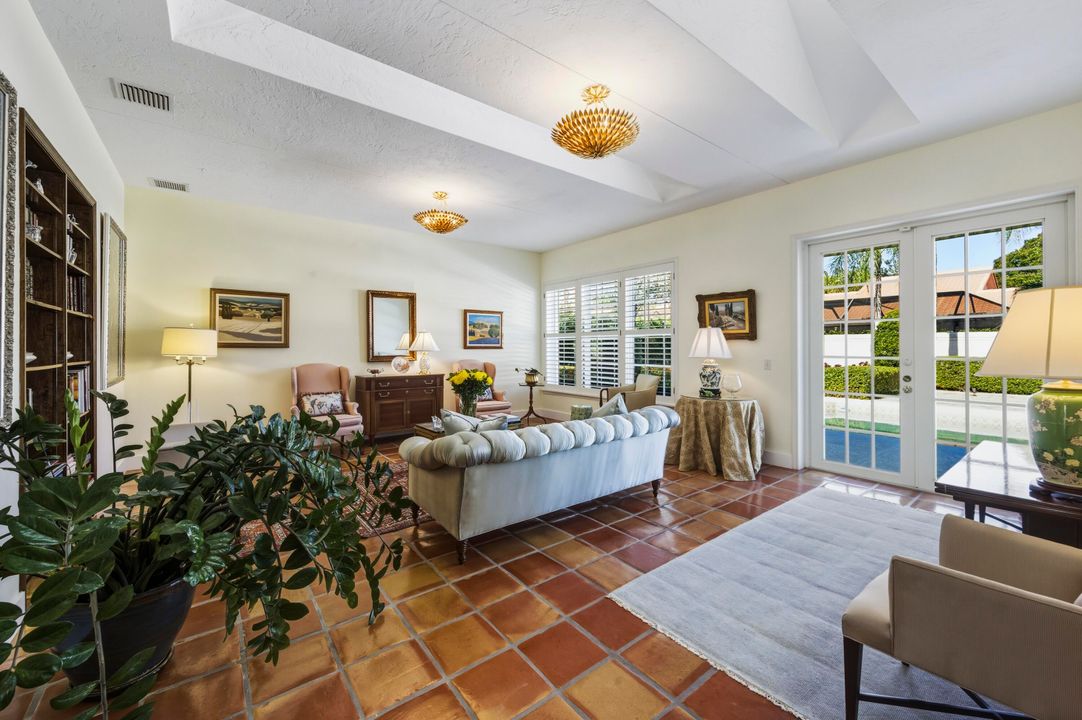 待售: $1,700,000 (4 贝兹, 3 浴室, 2845 平方英尺)