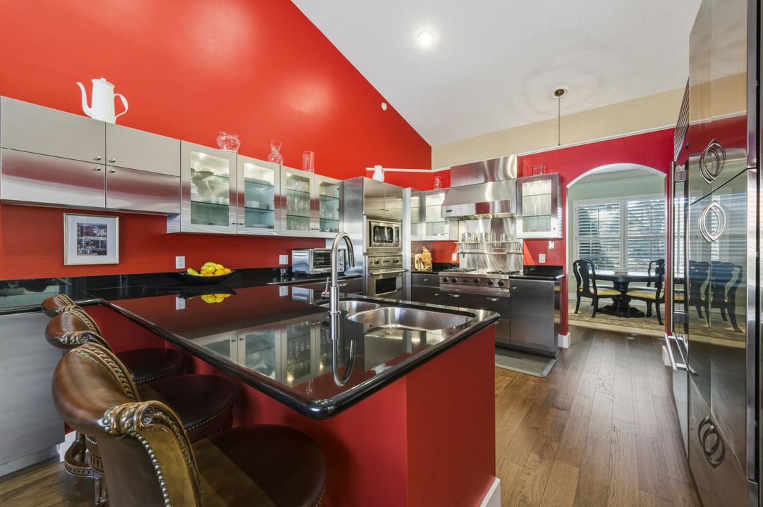 待售: $1,700,000 (4 贝兹, 3 浴室, 2845 平方英尺)