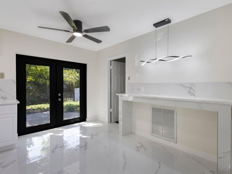 For Rent: $3,750 (4 beds, 2 baths, 1148 Square Feet)