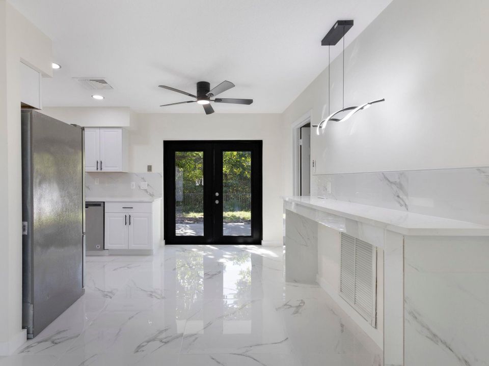 For Rent: $3,750 (4 beds, 2 baths, 1148 Square Feet)