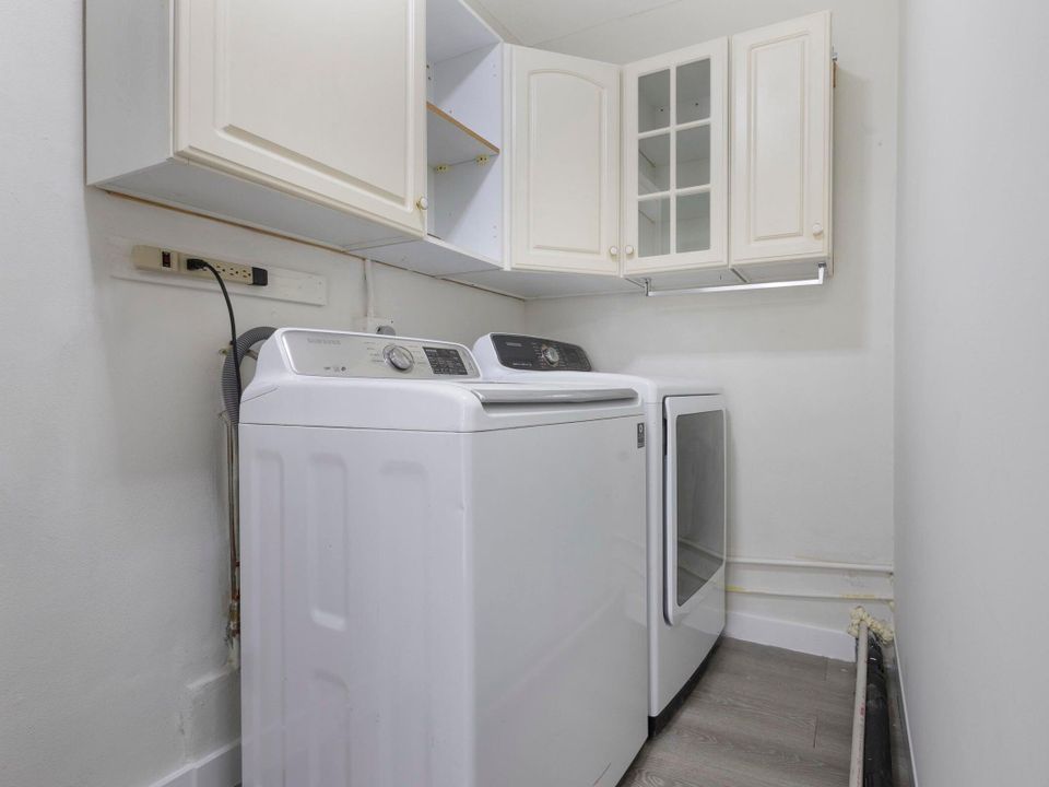 For Rent: $3,750 (4 beds, 2 baths, 1148 Square Feet)