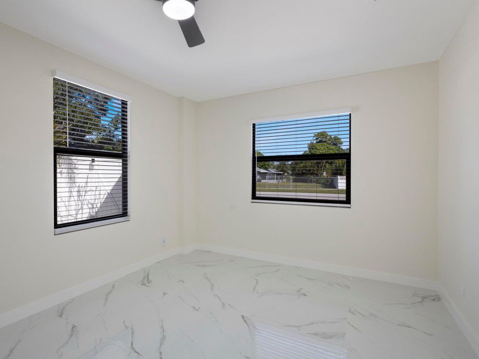 For Rent: $3,750 (4 beds, 2 baths, 1148 Square Feet)