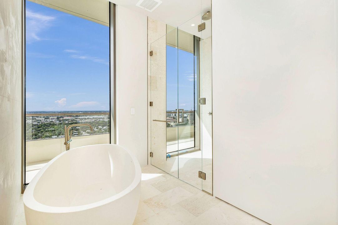 For Sale: $9,495,000 (3 beds, 3 baths, 3834 Square Feet)