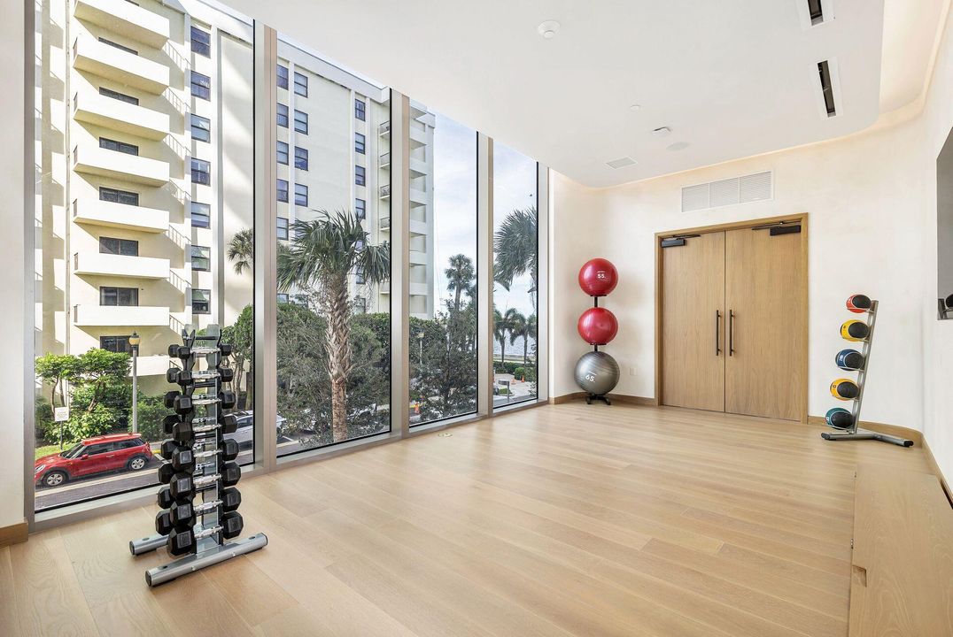 For Sale: $9,495,000 (3 beds, 3 baths, 3834 Square Feet)