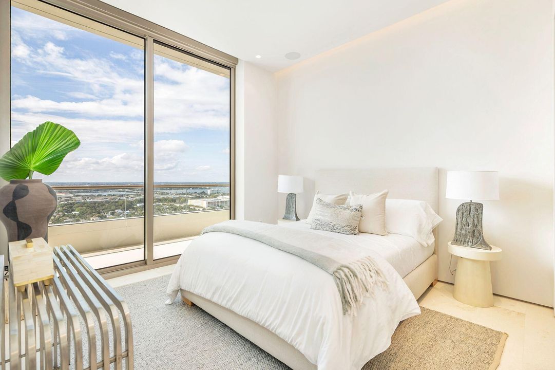 For Sale: $9,495,000 (3 beds, 3 baths, 3834 Square Feet)