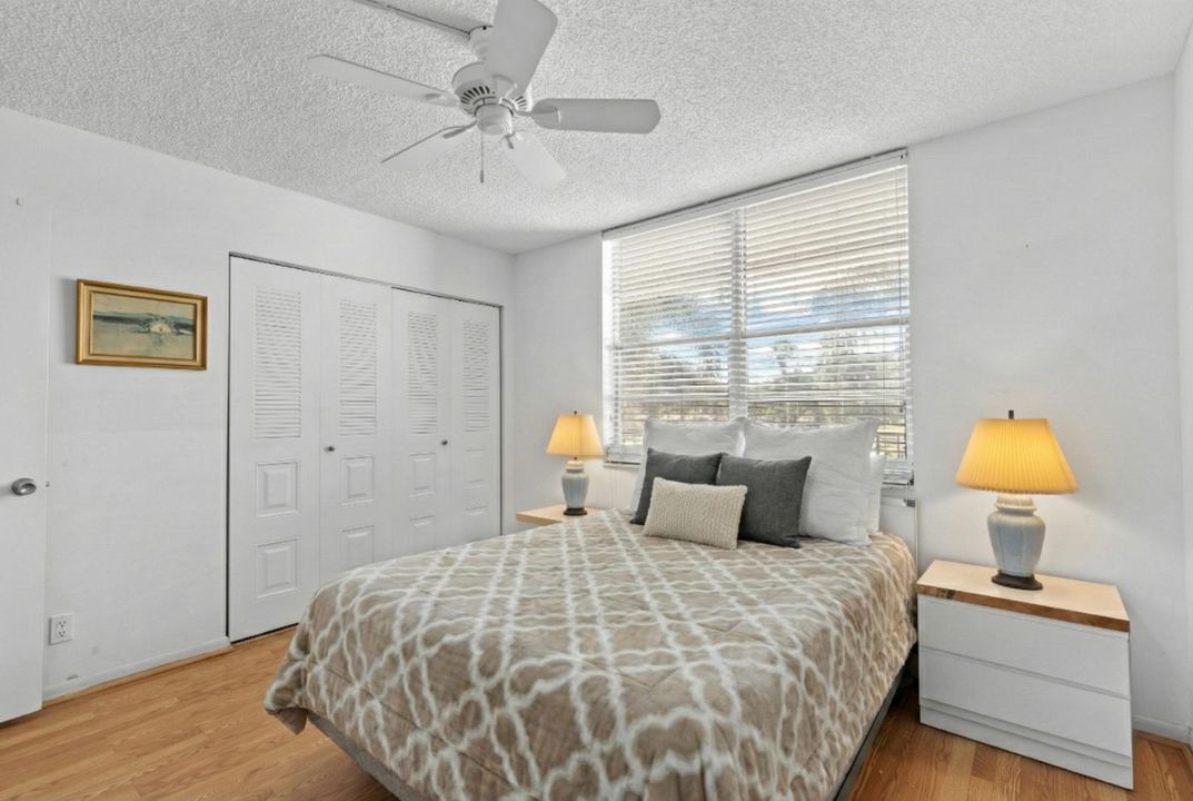 待售: $139,995 (2 贝兹, 2 浴室, 1006 平方英尺)