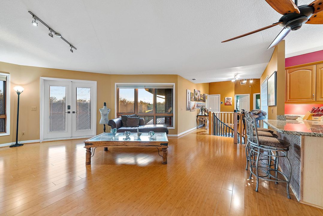 For Sale: $800,000 (3 beds, 2 baths, 2100 Square Feet)