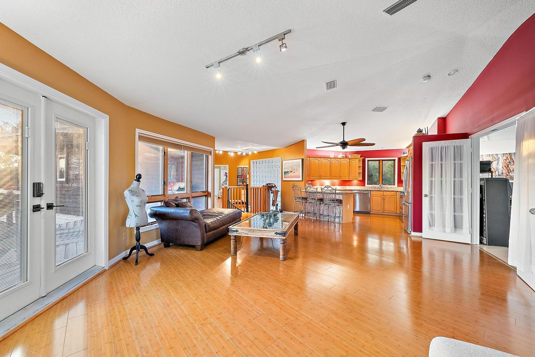 For Sale: $800,000 (3 beds, 2 baths, 2100 Square Feet)