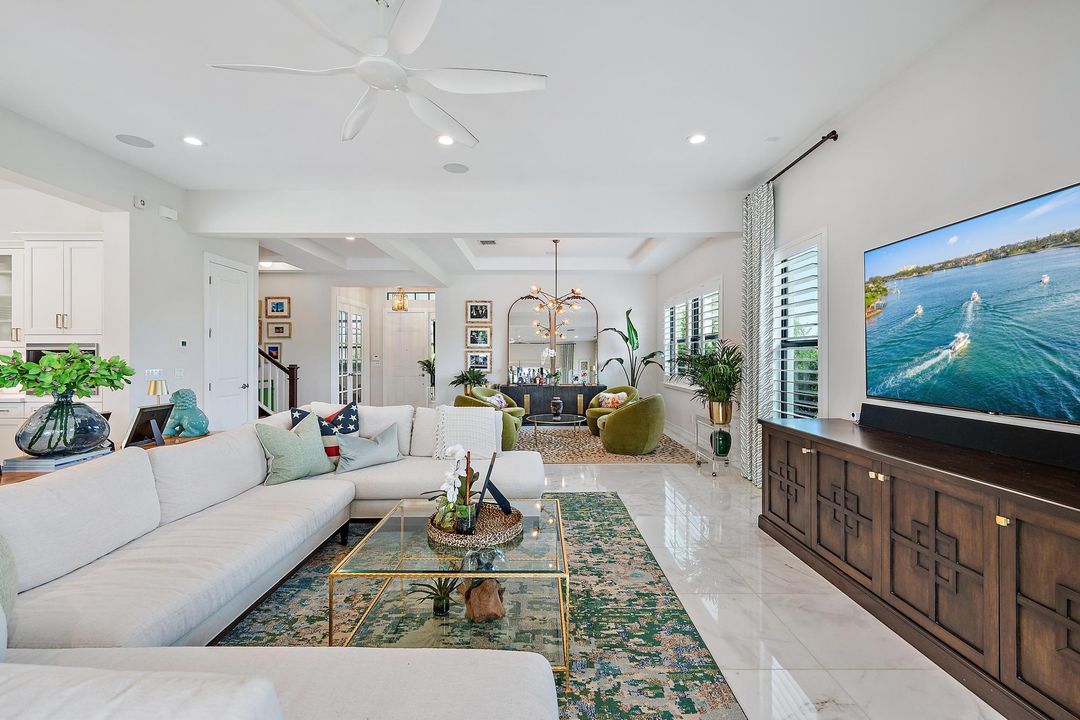 На продажу: $4,195,000 (5 спален, 5 ванн, 4578 Квадратных фут)