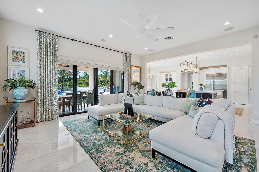 На продажу: $4,195,000 (5 спален, 5 ванн, 4578 Квадратных фут)