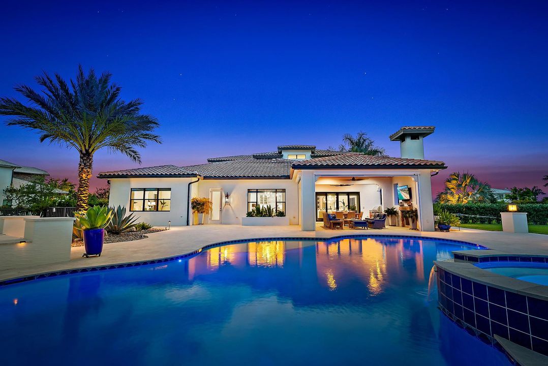 На продажу: $4,195,000 (5 спален, 5 ванн, 4578 Квадратных фут)