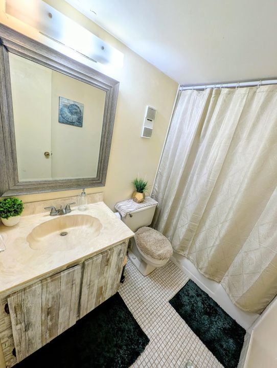 На продажу: $165,000 (1 спален, 1 ванн, 653 Квадратных фут)