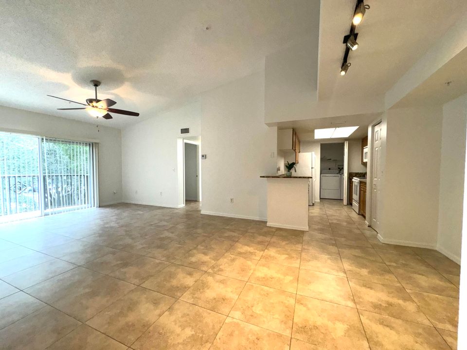 For Sale: $284,900 (3 beds, 2 baths, 1184 Square Feet)