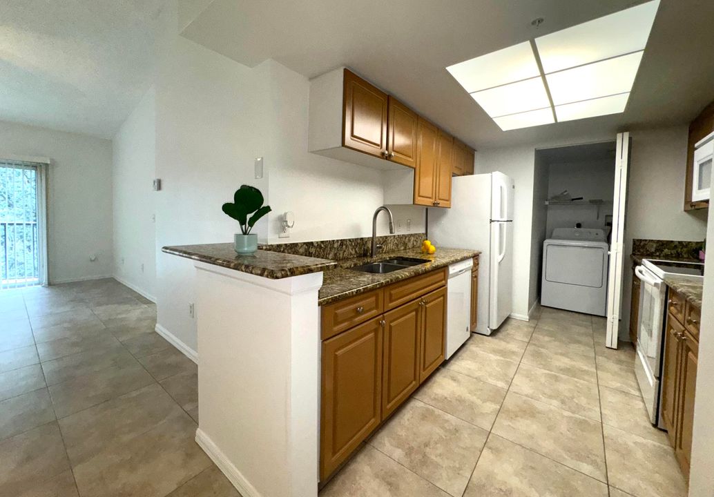 For Sale: $284,900 (3 beds, 2 baths, 1184 Square Feet)
