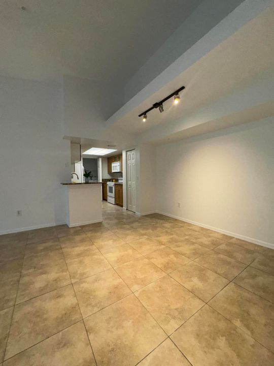 For Sale: $284,900 (3 beds, 2 baths, 1184 Square Feet)