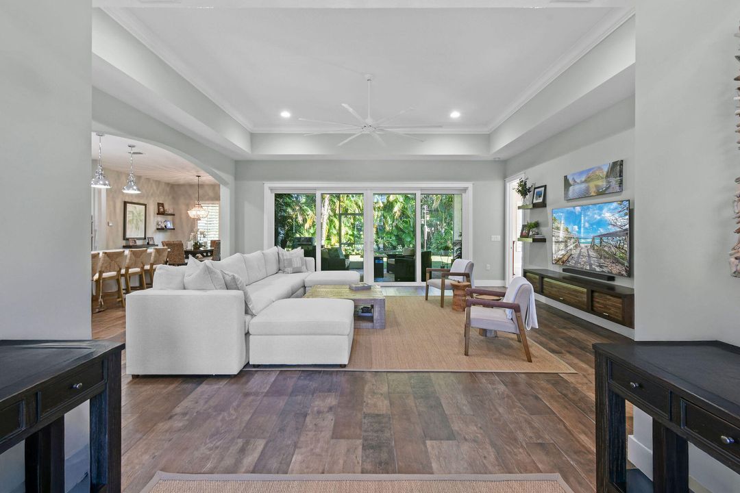 For Rent: $3,500 (3 beds, 3 baths, 2149 Square Feet)