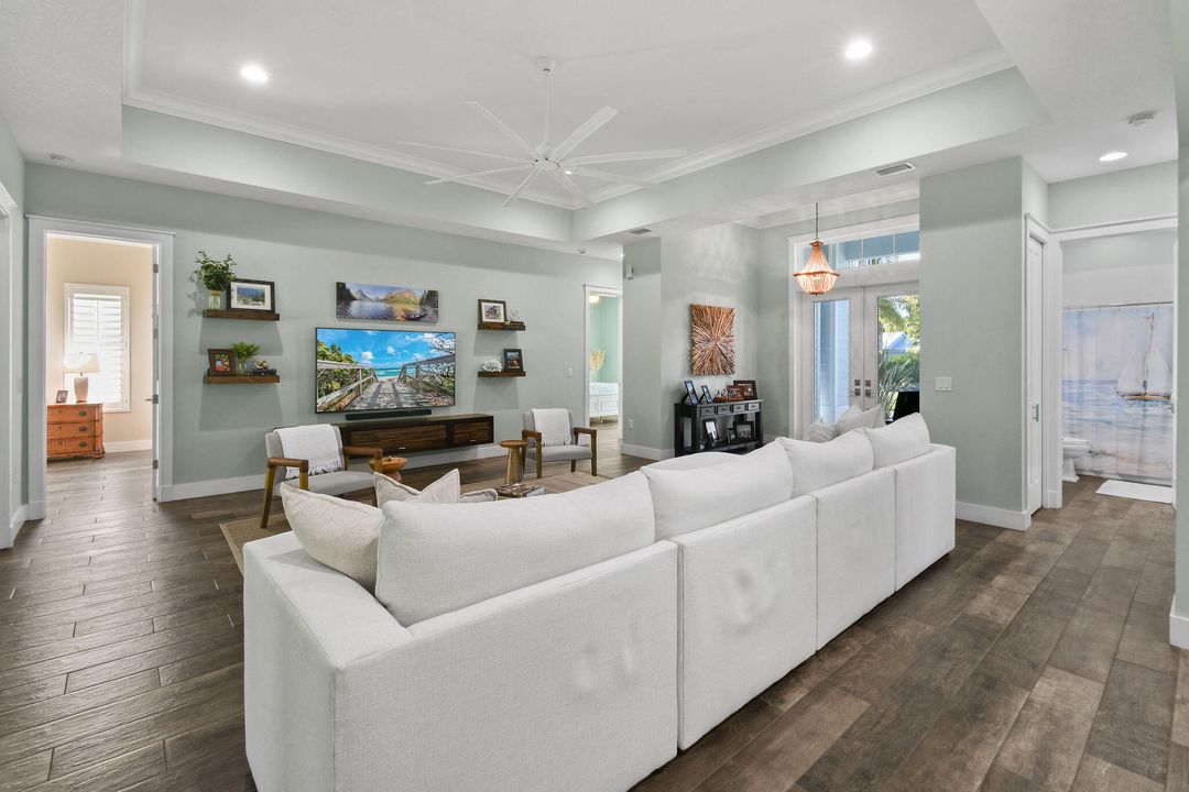 For Rent: $3,500 (3 beds, 3 baths, 2149 Square Feet)