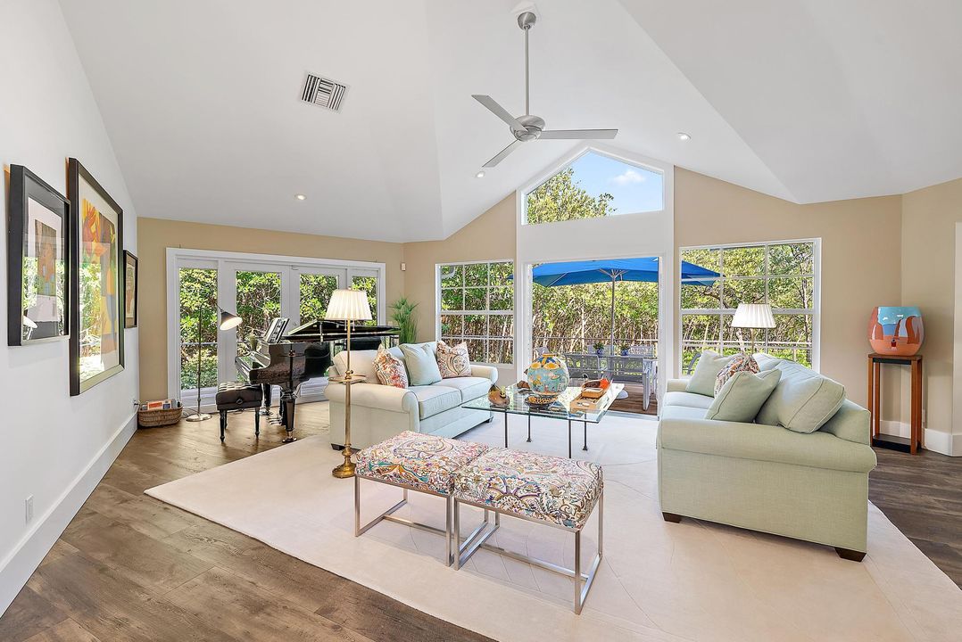 На продажу: $4,700,000 (3 спален, 2 ванн, 2873 Квадратных фут)