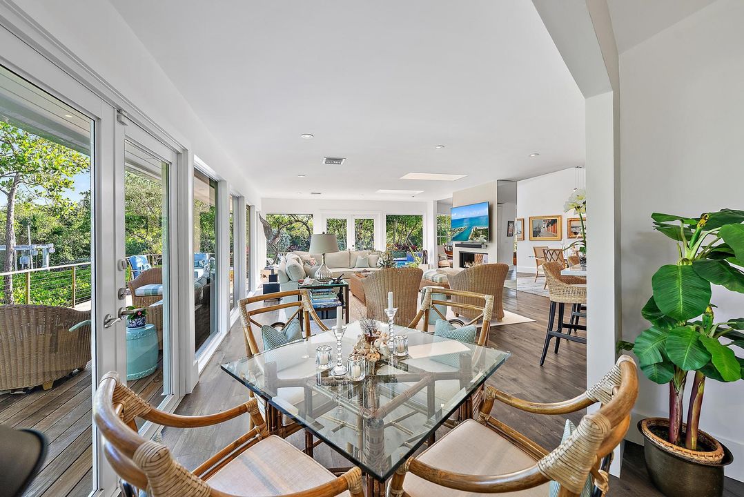 На продажу: $4,700,000 (3 спален, 2 ванн, 2873 Квадратных фут)