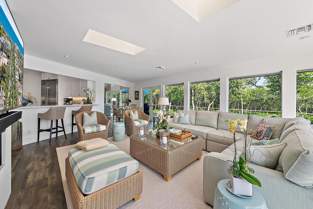 На продажу: $4,700,000 (3 спален, 2 ванн, 2873 Квадратных фут)