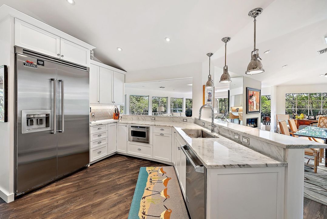 На продажу: $4,700,000 (3 спален, 2 ванн, 2873 Квадратных фут)