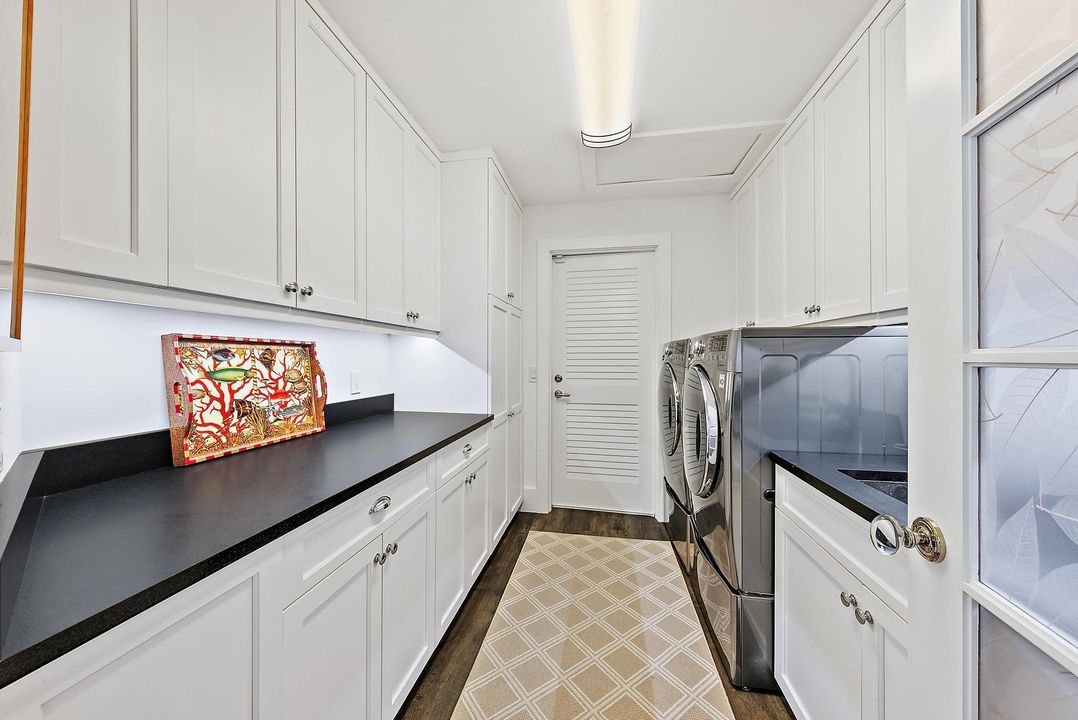 На продажу: $4,700,000 (3 спален, 2 ванн, 2873 Квадратных фут)