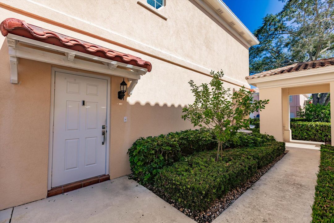 Activo con contrato: $389,500 (3 camas, 2 baños, 1298 Pies cuadrados)