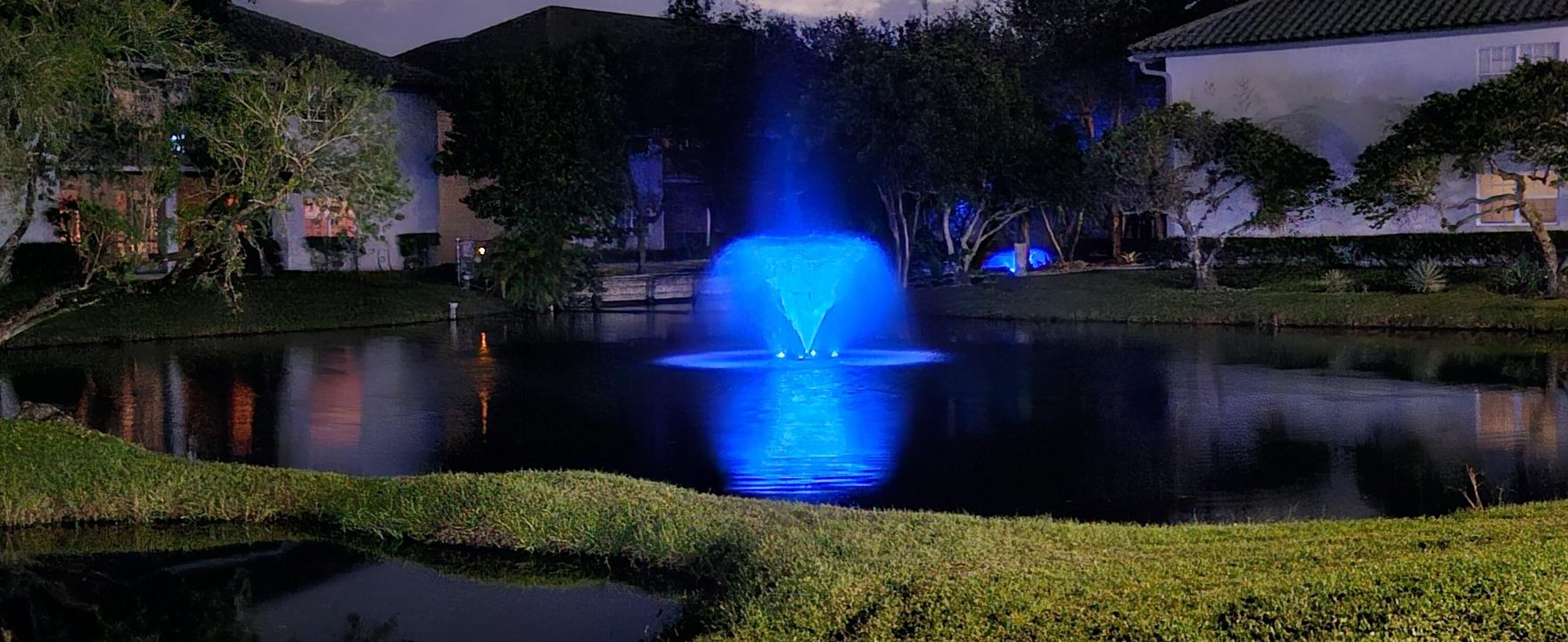 For Sale: $329,000 (2 beds, 2 baths, 1401 Square Feet)